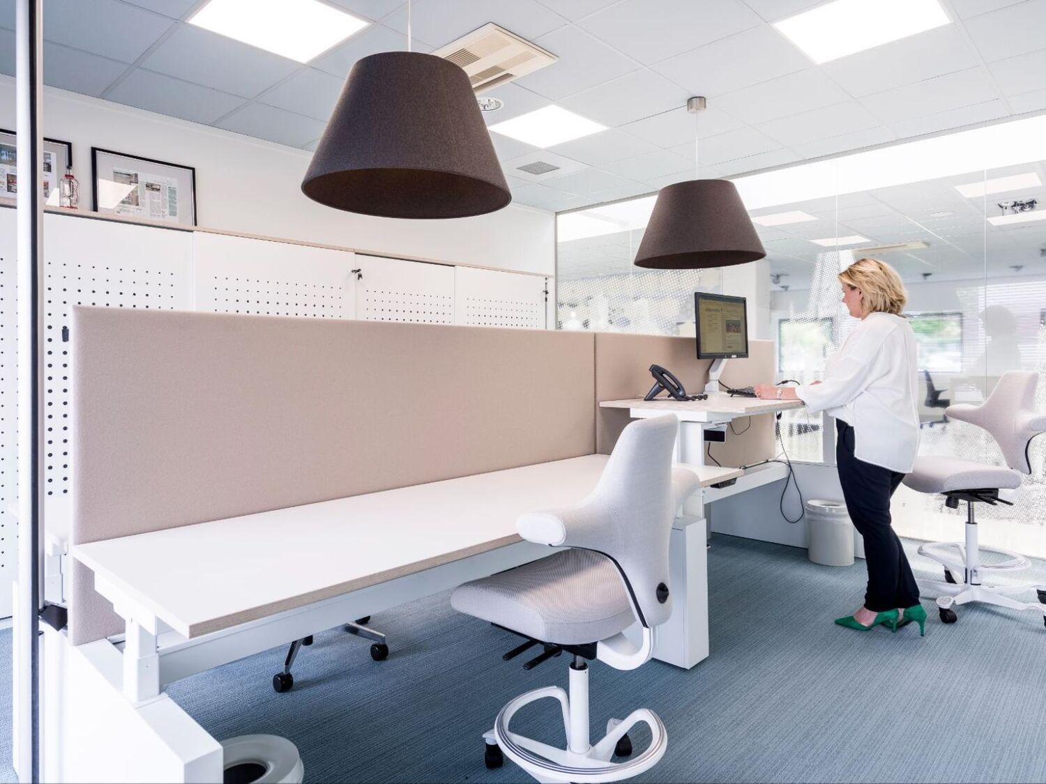 Office Design creatieve ideeën voor jouw kantoorinrichting - sta-zit bureaus 
