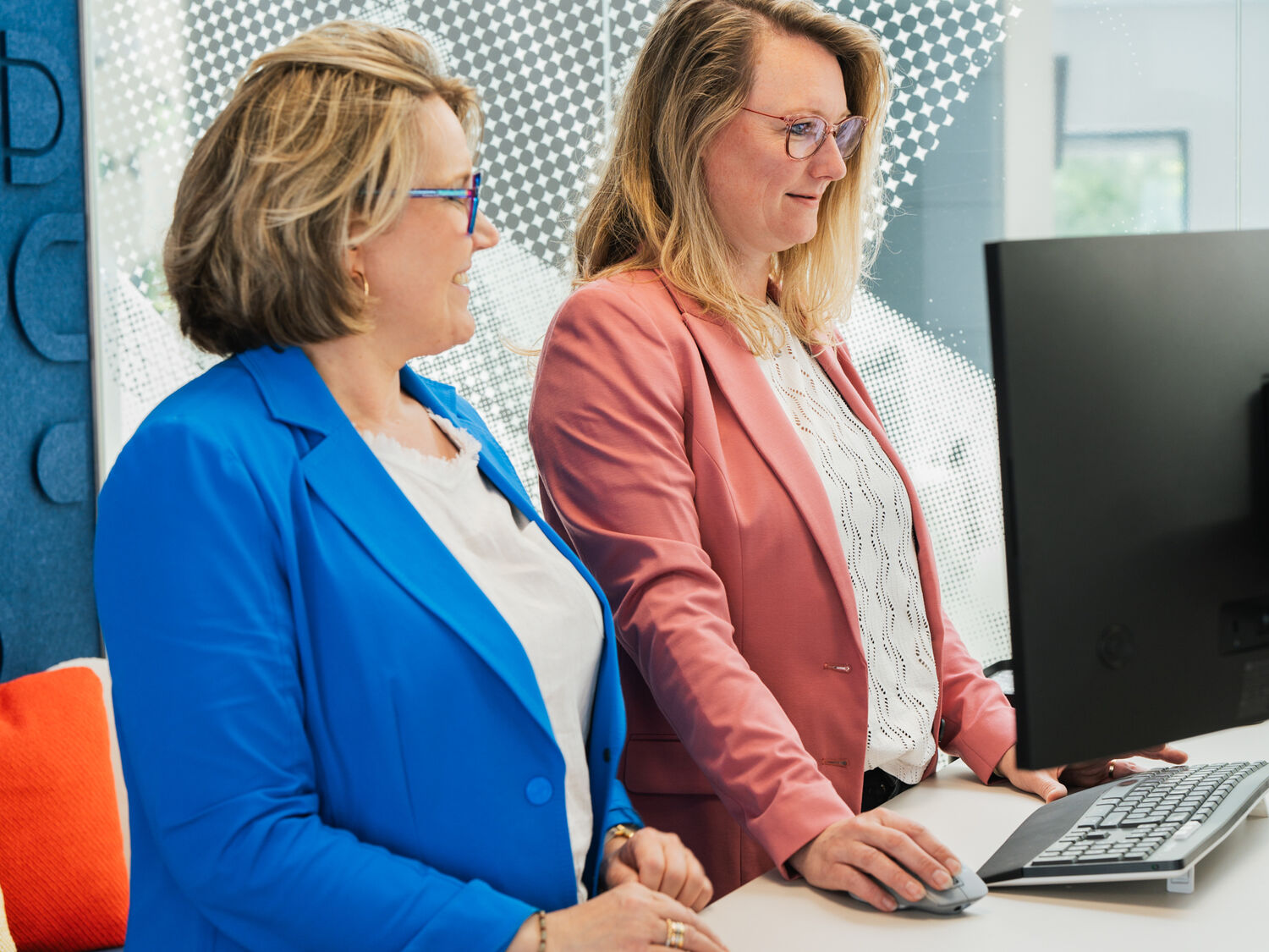 Office Design projectinrichting voor een kantoor op maat 