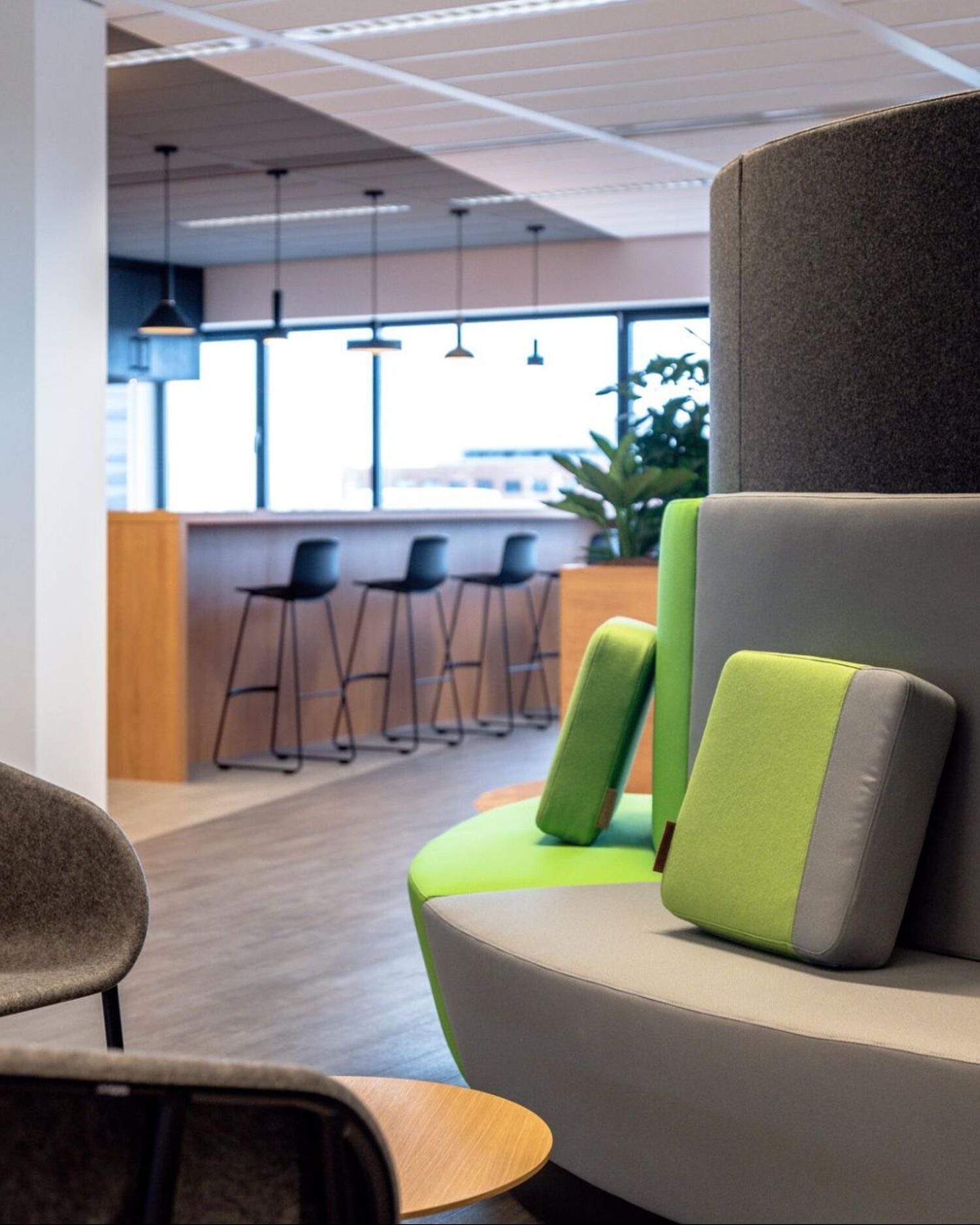 Maandag - duurzame kantoorinrichting door Office Design 