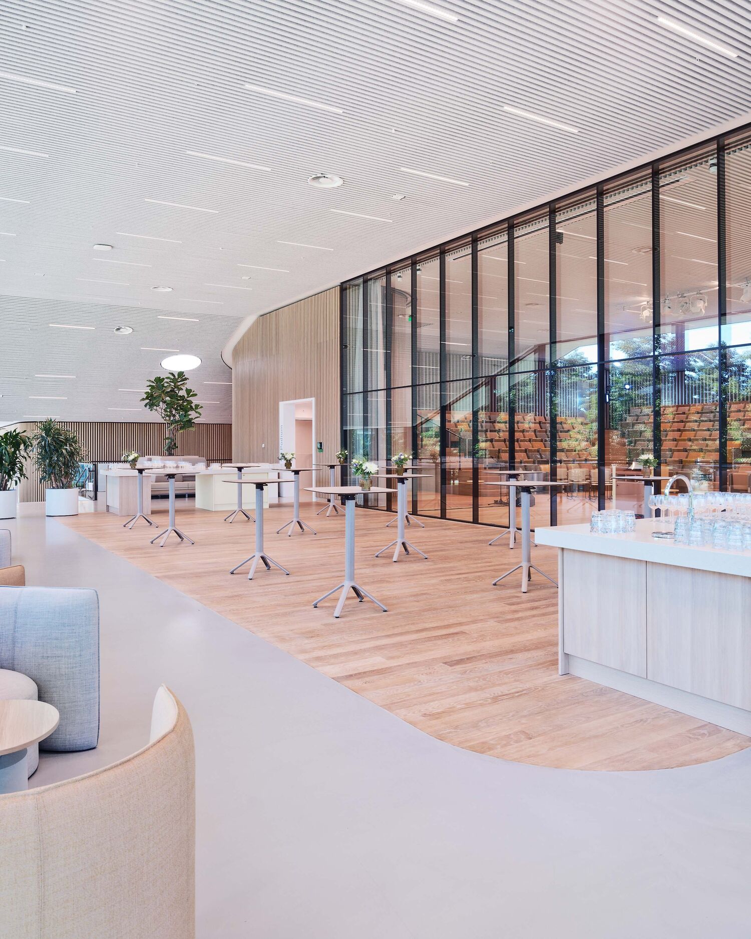 WUR Omnia projectinrichting door Office Design Projectinrichters 