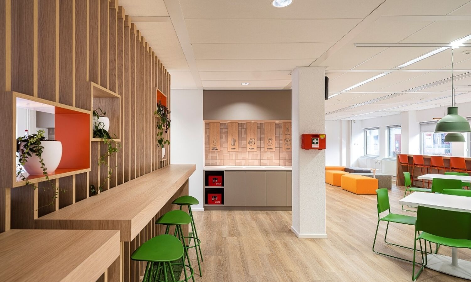 Remobis kantoorinrichting met de nieuwste trends - Office Design Projectinrichters 